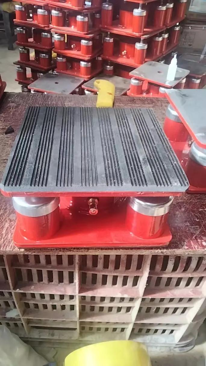 空氣彈簧減振器,風機水泵空調(diào)機組裁斷機,柔性密閉容器中加壓緩